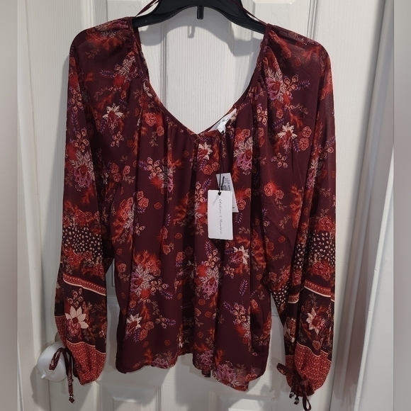 Chelsea & Theodore Burgundy mixed floral/ paisley / dot prints blouse NWT - Picture 3 of 11